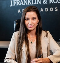 Dra. Adriele M. Araujo